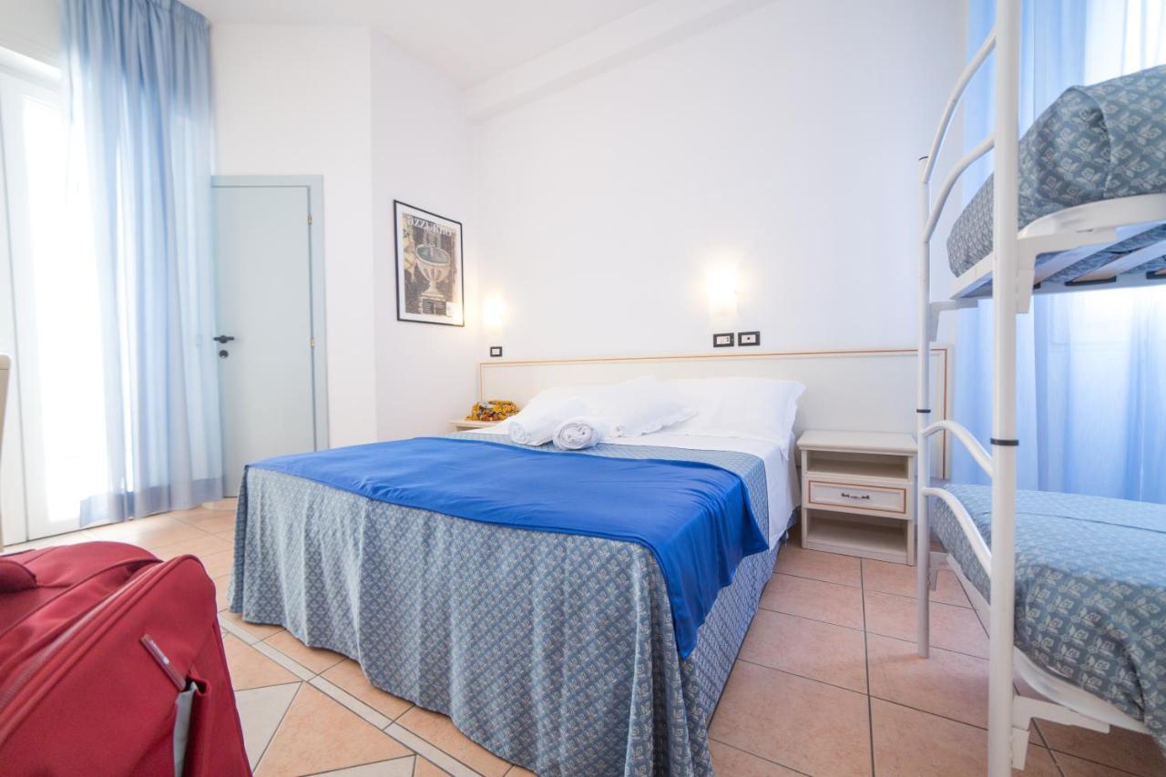 Hotel Elite Cattolica Esterno foto