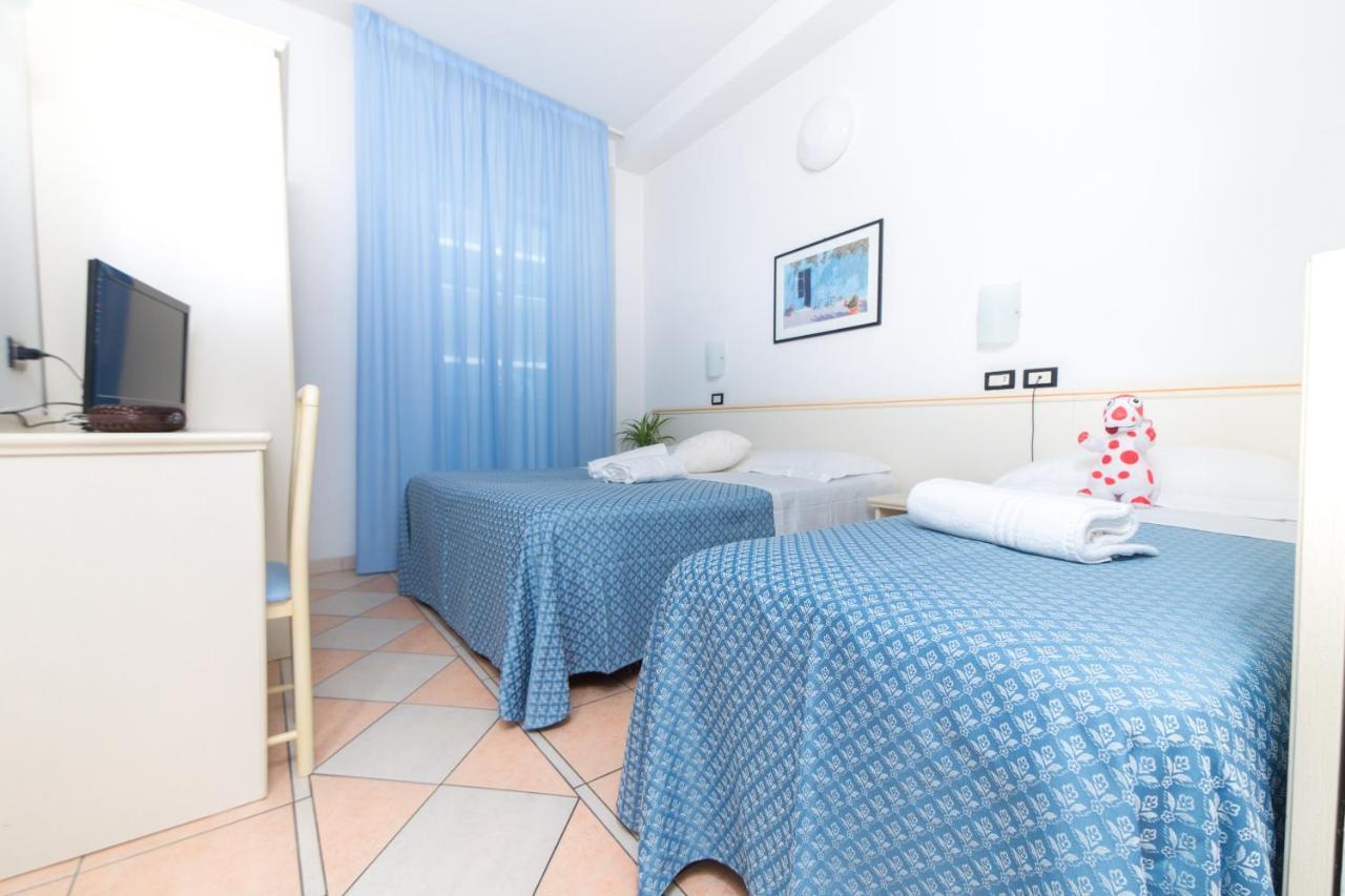 Hotel Elite Cattolica Esterno foto