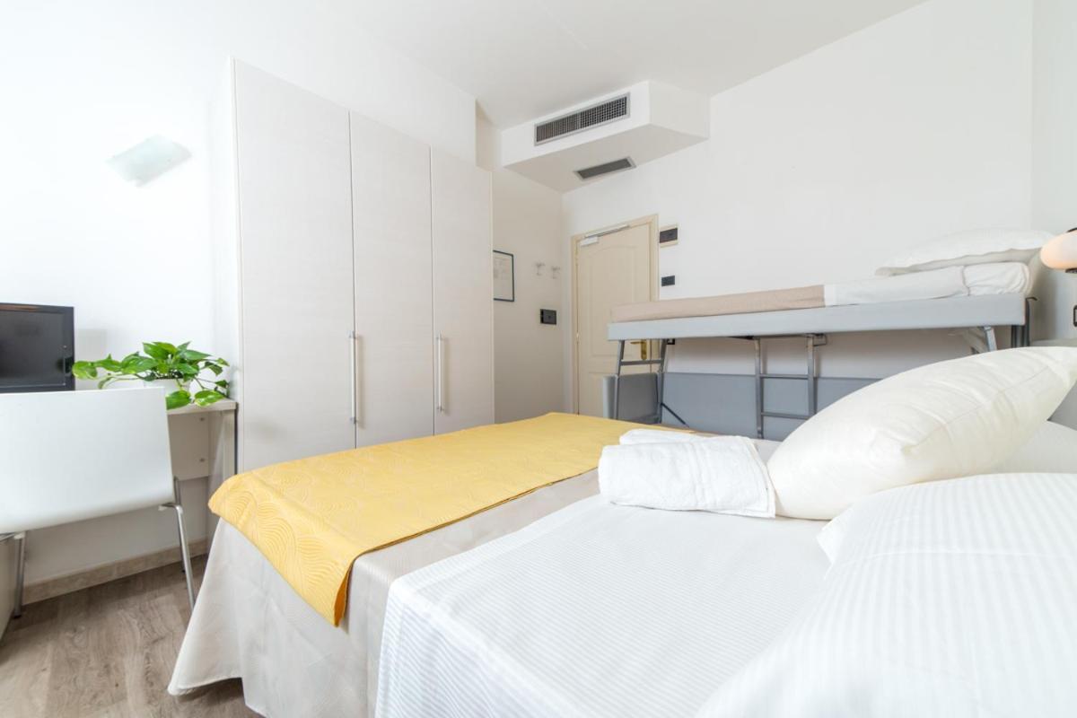 Hotel Elite Cattolica Esterno foto