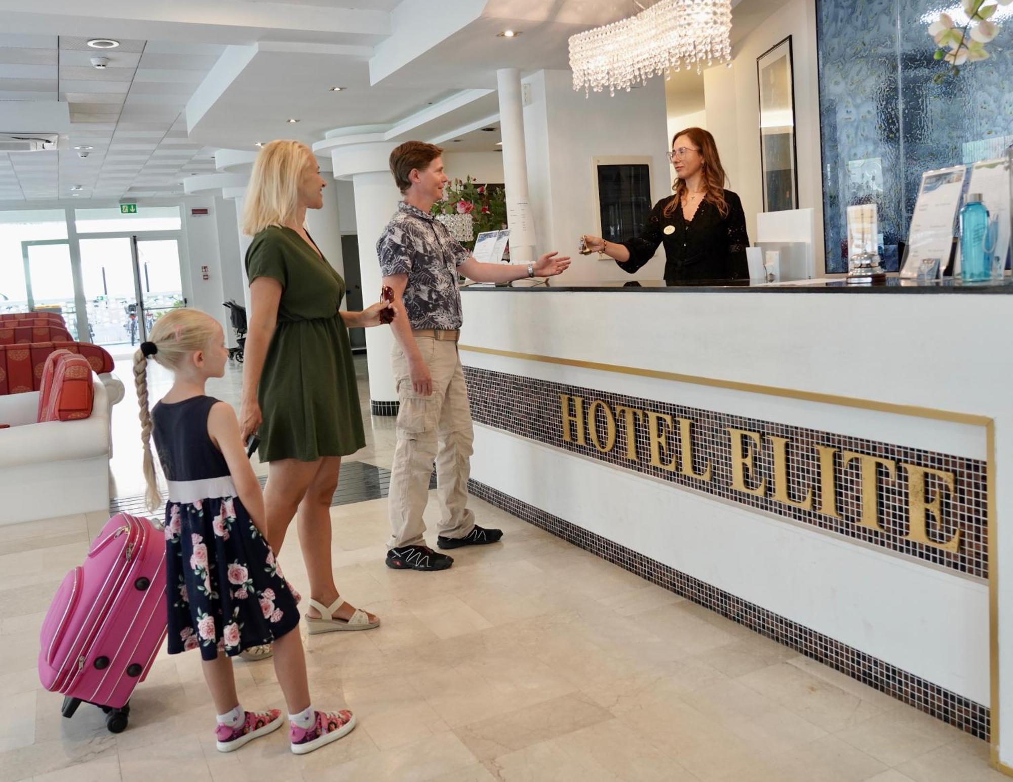 Hotel Elite Cattolica Esterno foto