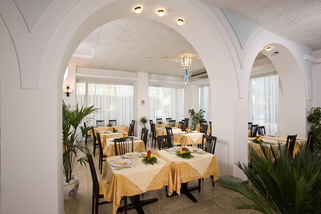 Hotel Elite Cattolica Esterno foto