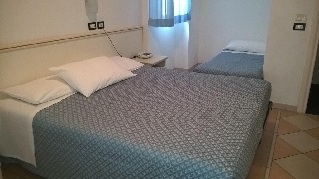 Hotel Elite Cattolica Esterno foto
