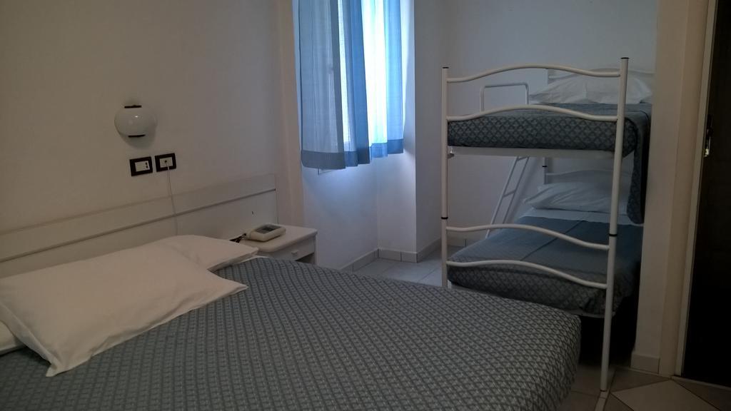 Hotel Elite Cattolica Camera foto