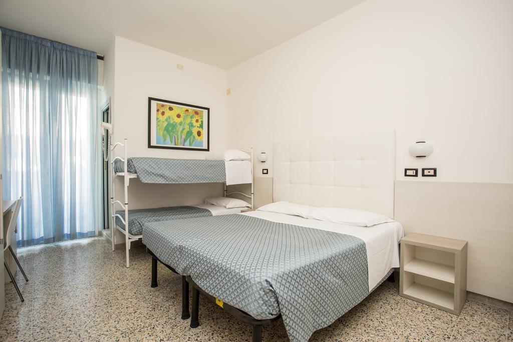 Hotel Elite Cattolica Esterno foto